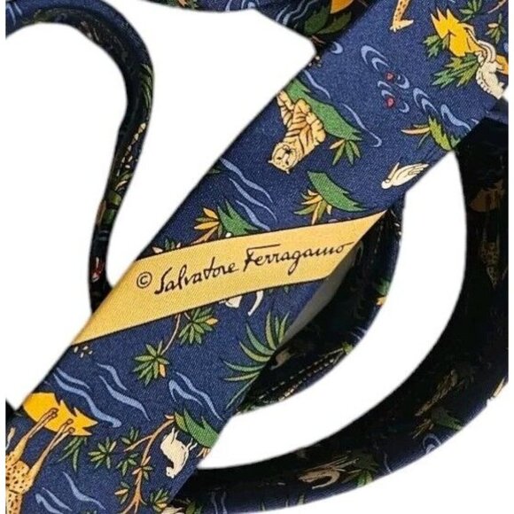 SALVATORE FERRAGAMO Men's 100% Silk Necktie LUXURY Blue Island Animal W:3.7" EUC - Picture 3 of 5